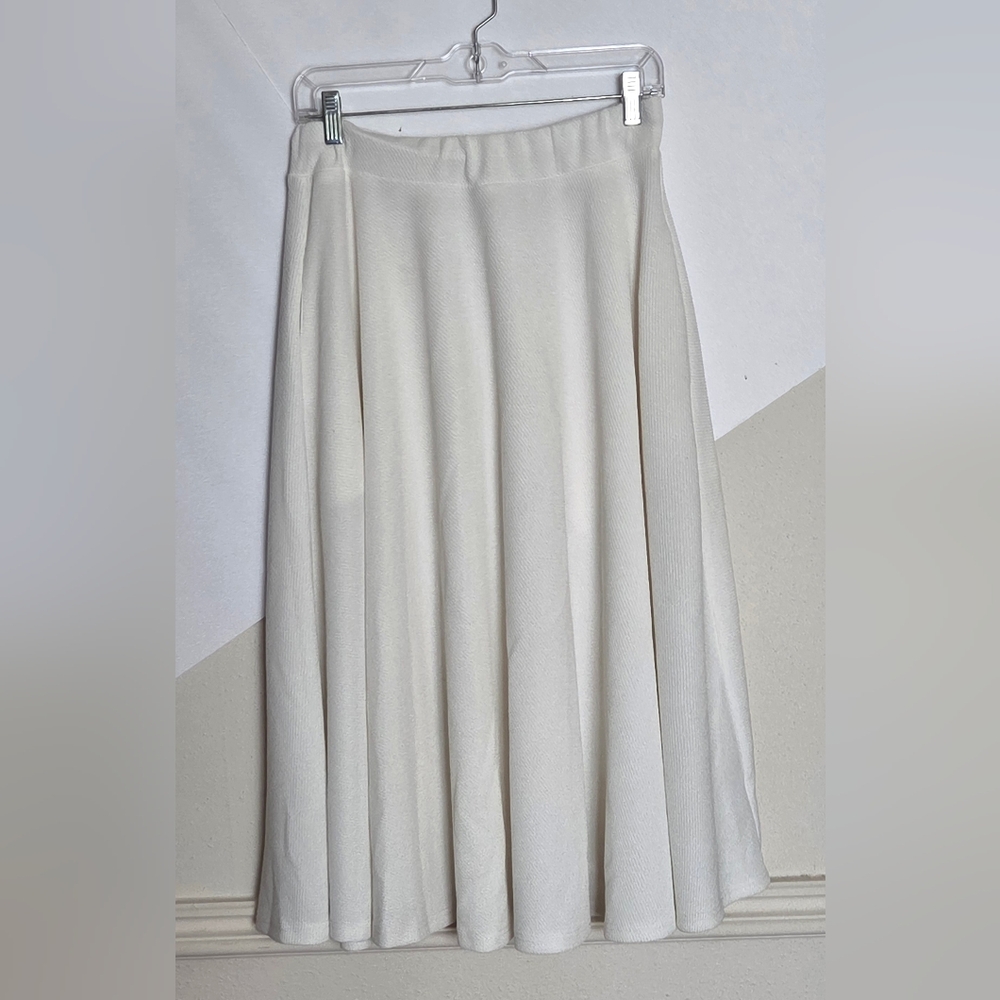 Elegant White Women's Midi Swing Skirt (Sz. L)
